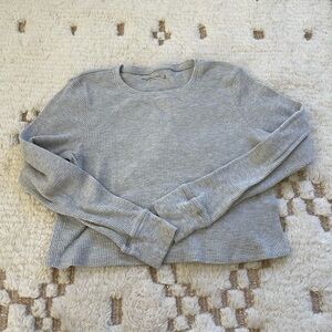 Abercrombie & Fitch Gray Long Sleeve Tee